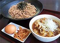 名物メニュー 肉つけそば