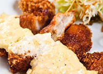 自家製タルタルソースがマイルドな『チキン南蛮』
